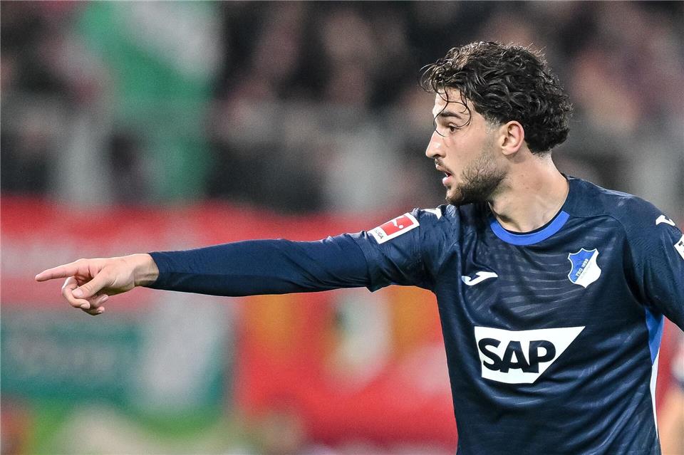 Mittelfeldspieler Leon Avdullahu bleibt langfristig bei der TSG Hoffenheim. (Archivbild)Harry Langer/dpa