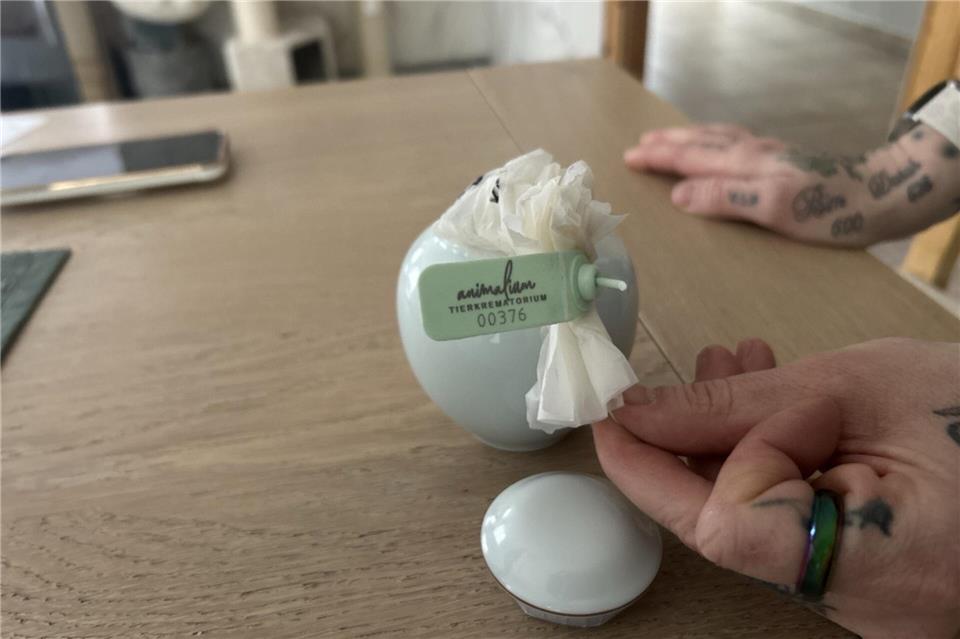 Mittlerweile hat Yvonne Sadowski die Asche ihres Hundes Darah vom Krematorium Animalium in Waltrop bekommen.