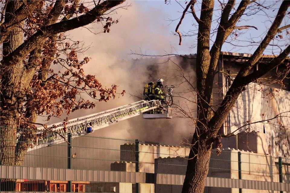 Modern ausgerüstete Feuerwehren sind lebenswichtig. (Archivbild)Ralf Drefin/dpa