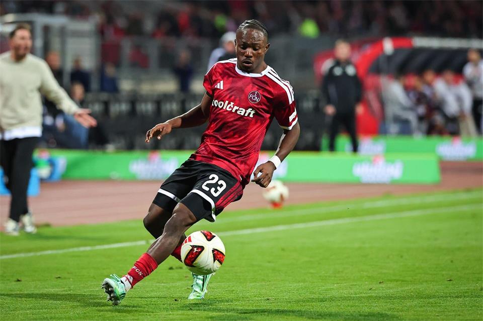 Mohamed Ali Zoma fehlt dem 1. FC Nürnberg monatelang. (Archivbild)Daniel Karmann/dpa