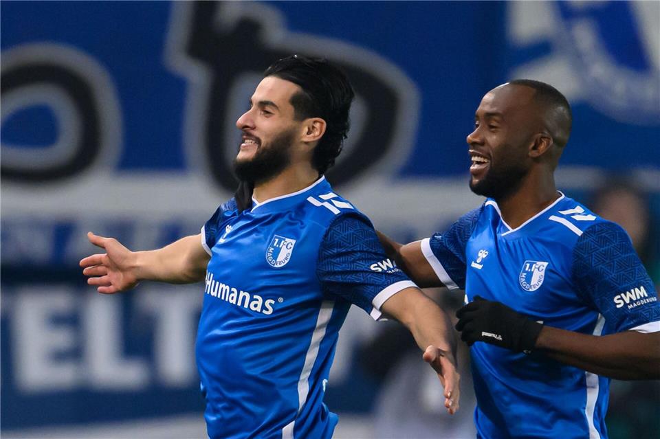 Mohamme El Hankouri (l) traf das zweite Spiel in Serie für die Magdeburger.Hendrik Schmidt/dpa