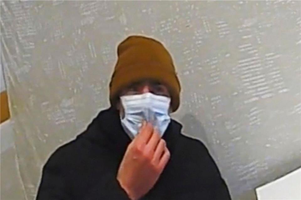 Momente vor der Festnahme Uncredited/Pennsylvania State Police/AP/dpa