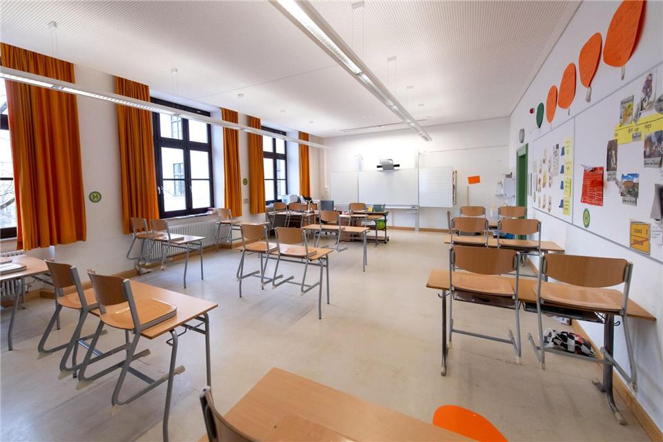 Monatelang waren auch die Schulen in Bayern geschlossen - mit teils gravierenden Folgen für die Kinder und Jugendlichen. (Archivbild)Sven Hoppe/dpa