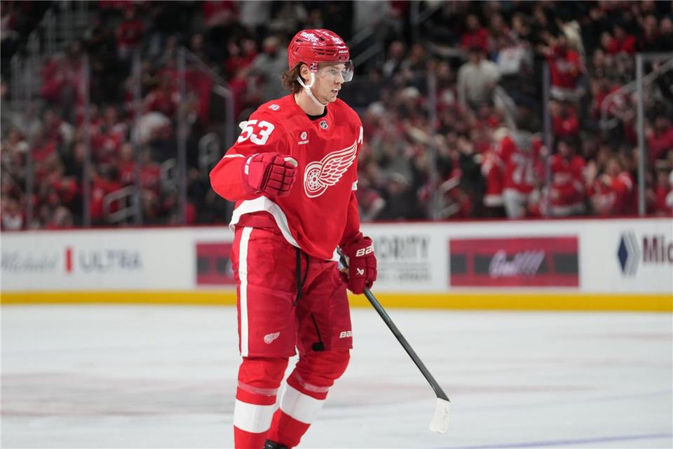 Moritz Seider war mit einem Tor und einer Vorlage beim Heimsieg der Detroit Red Wings beteiligt.Paul Sancya/AP/dpa