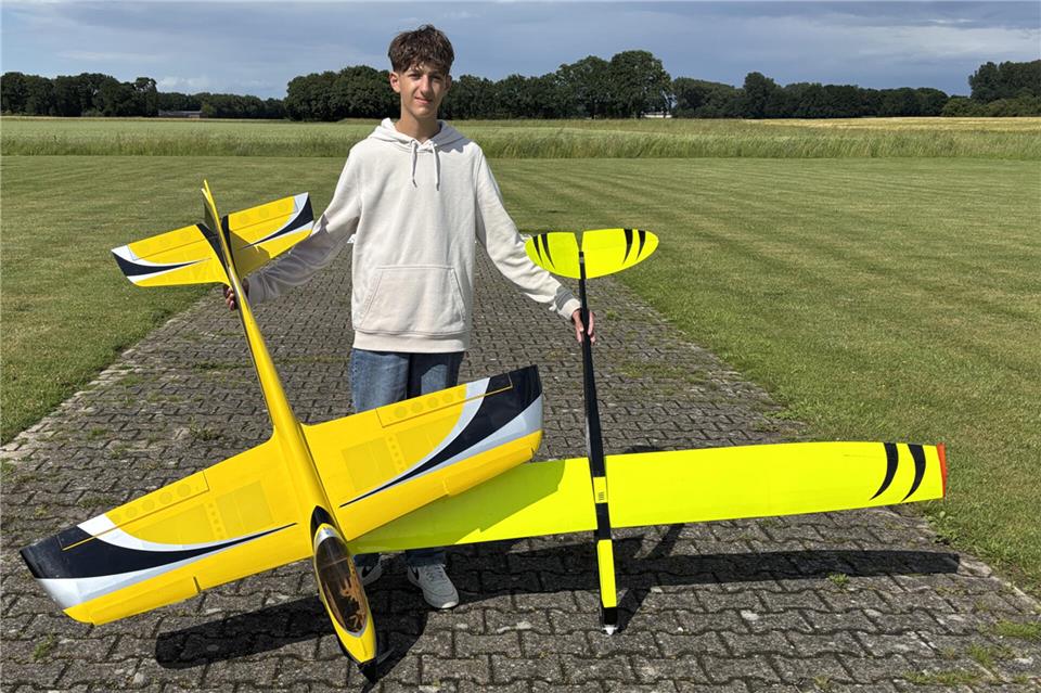 Morten Katemann hat sich für die Deutsche Meisterschaft im Modellfliegen qualifiziert.