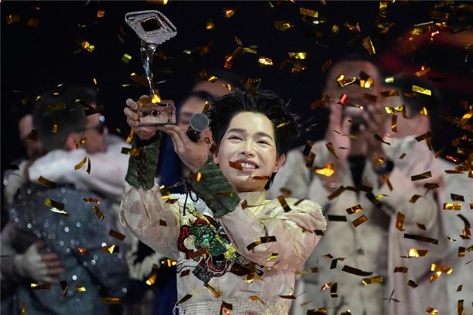 Bilder des Tages Moskau: Triumph für Vietnam – Duc Phuc gewinnt internationalen Intervision Song Contest.Alexander Zemlianichenko/AP/dpa