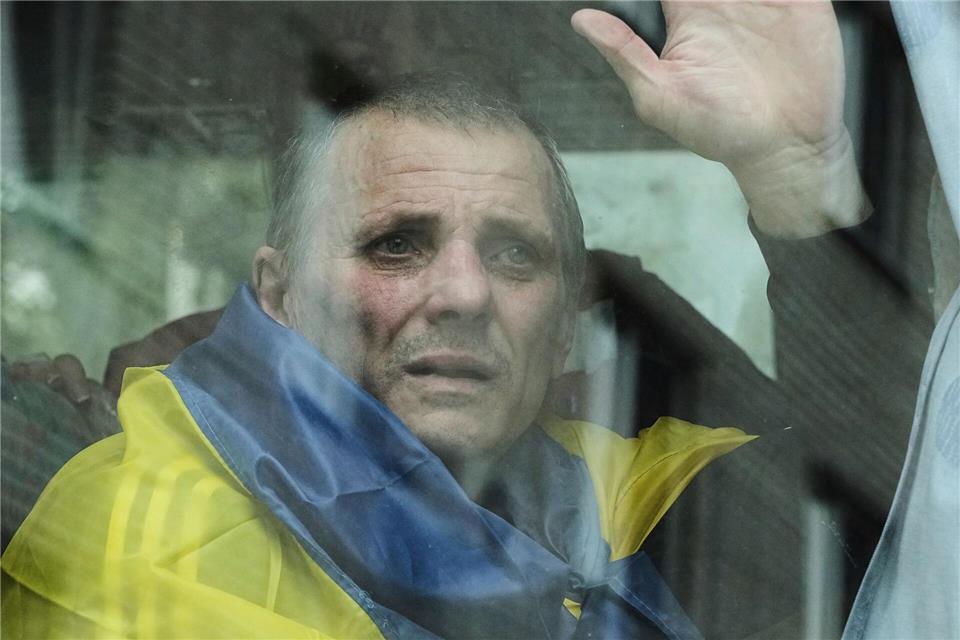 Moskau und Kiew haben im russischen Angriffskrieg gegen die Ukraine immer wieder Gefangene ausgetauscht. (Archivbild)Efrem Lukatsky/AP/dpa