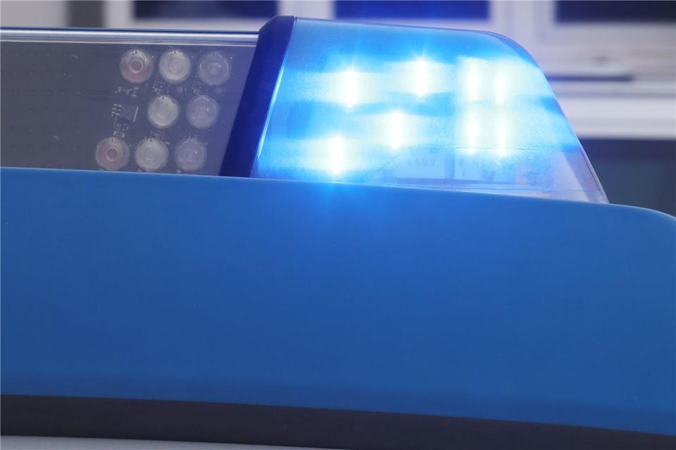 Motorradfahrer stirbt bei Unfall auf der B9. (Symbolbild)Bodo Schackow/dpa