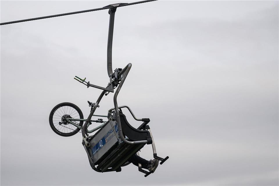 Mountainbiker im Harz können Gondeln und Skilifte nutzen. (Archivbild)Swen Pförtner/dpa