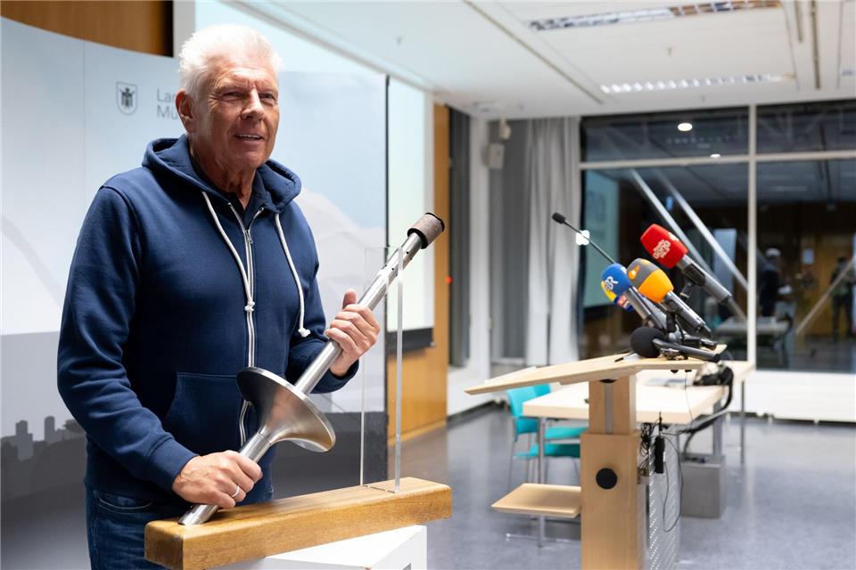 München erhöht Druck auf DOSB nach klarem Olympia-Votum Münchens Oberbürgermeister Dieter Reiter macht Druck für eine schnellere Kür des deutschen Olympia-Bewerbers.Sven Hoppe/dpa