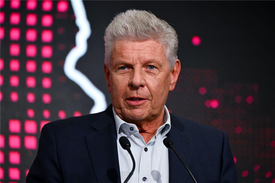 Münchens Oberbürgermeister Dieter Reiter sah sich im Münchner Stadtrat mit Vorwürfen konfrontiert. (Archivbild) Sven Hoppe/dpa