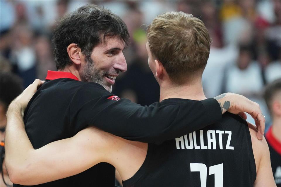Basketball-Bundestrainer Mumbrú verlässt Krankenhaus Mumbru gilt bei den Spielern als beliebt.Sergei Grits/AP/dpa