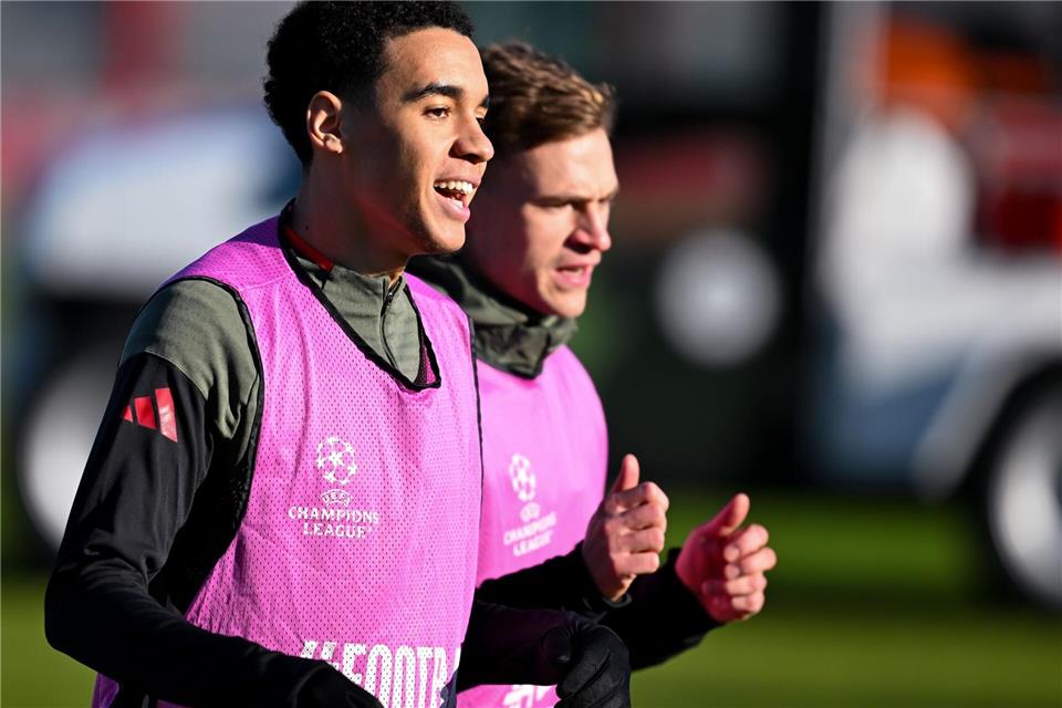 Musiala (l.) und Kimmich kennen sich schon lange. (Archivbild)Sven Hoppe/dpa