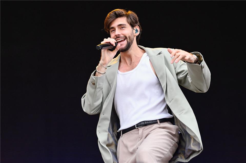 Musiker Alvaro Soler wird bei der neuen Musikshow „Staying Alive“ dabei sein. (Archivbild)Uwe Anspach/dpa