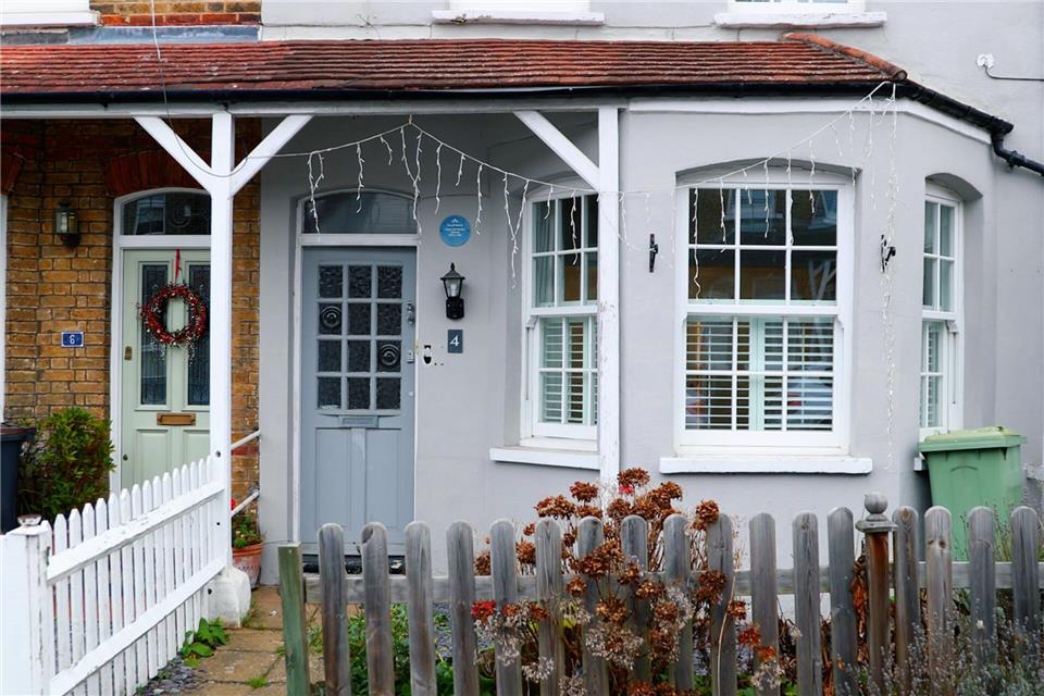 Musikgeschichte zum Anfassen in Süd-London: Das Elternhaus von David Bowie wird in seinen Originalzustand zurückversetzt.David Bowie Estate/dpa-tmn