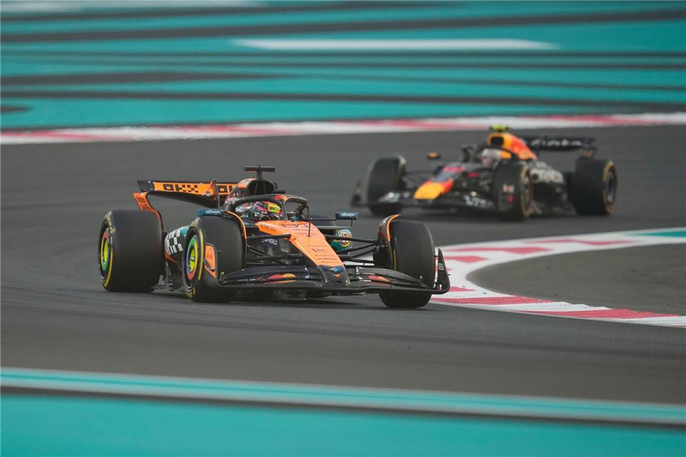 Muss Piastri am Sonntag doch den Weltmeister-Helfer machen?Altaf Qadri/AP/dpa