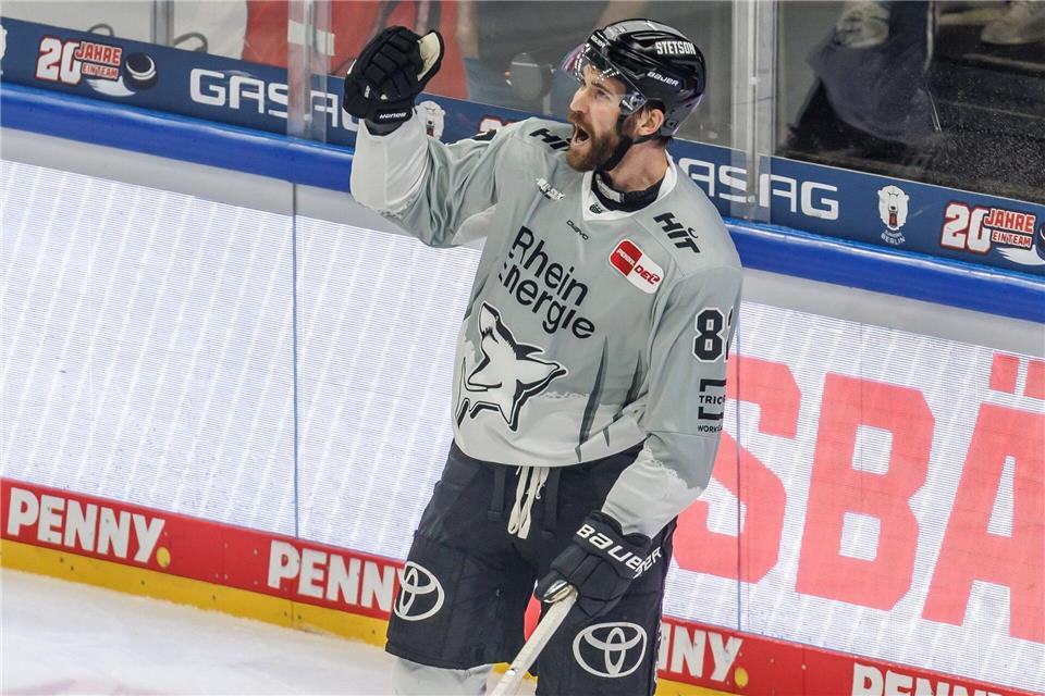 Muss gesperrt aussetzen: Augsburgs Spieler Grenier. (Archivbild)Andreas Gora/dpa