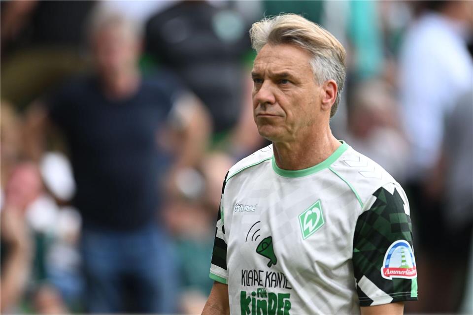 Muss seine Mannschaft umstellen: Bremens Trainer Horst Steffen (Archiv)Carmen Jaspersen/dpa