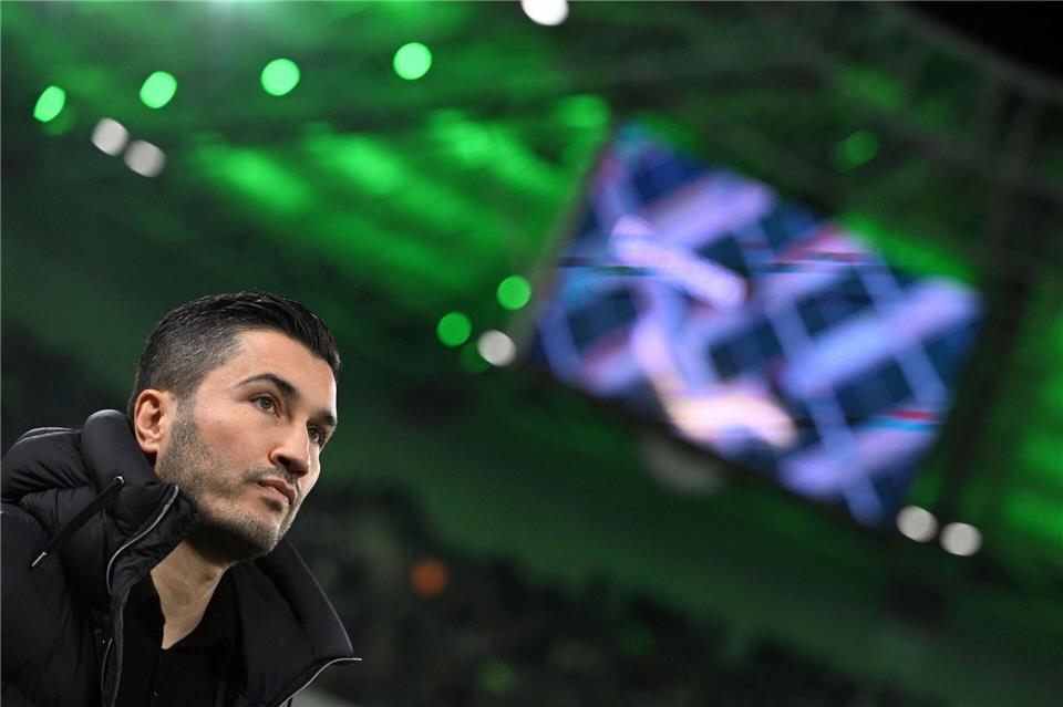 Muss sich gegen Barcelona bei seiner Aufstellung wieder etwas einfallen lassen: BVB-Trainer Nuri Sahin.Federico Gambarini/dpa