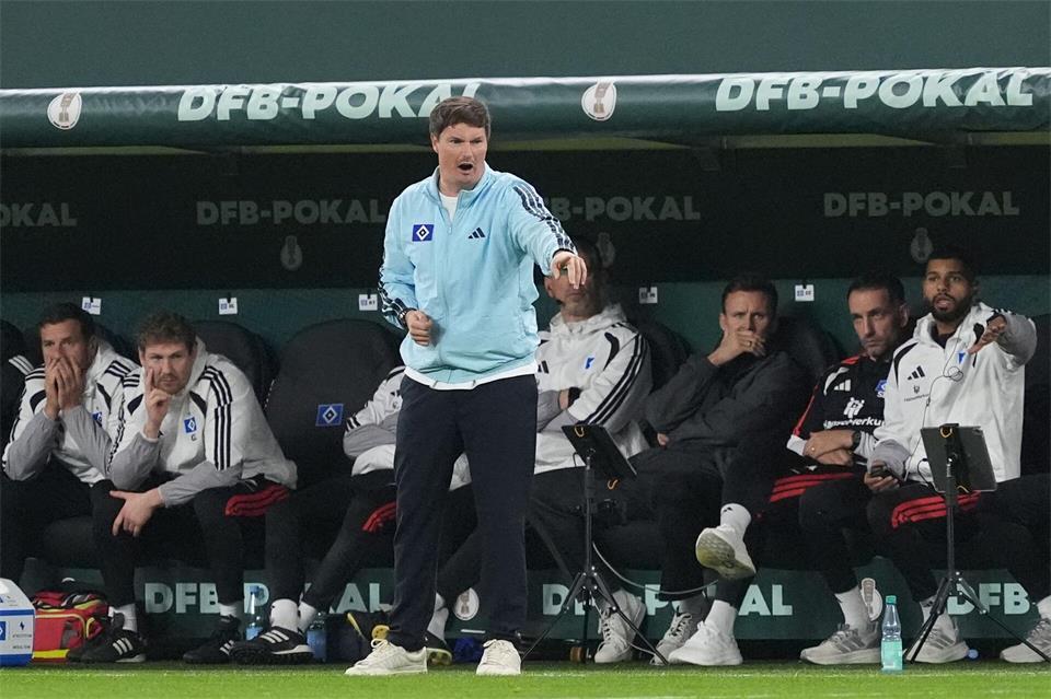 Musste auf eine halbe Stammelf verzichten: HSV-Trainer Merlin Polzin. Marcus Brandt/dpa
