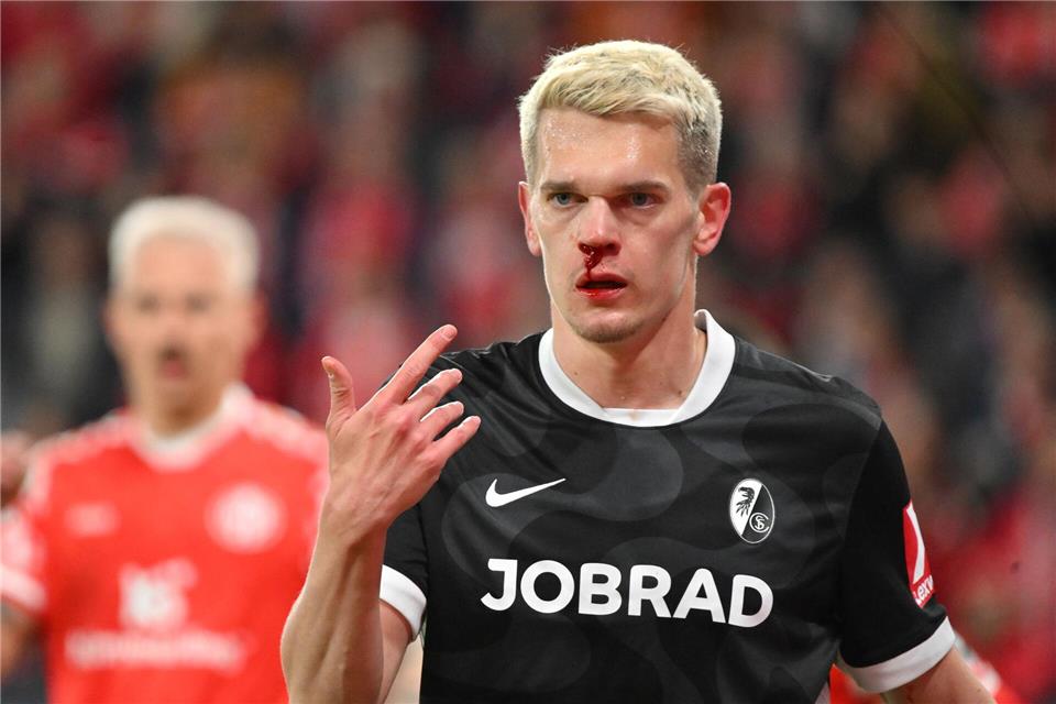 Musste immer wieder behandelt werden: Matthias Ginter.Torsten Silz/dpa