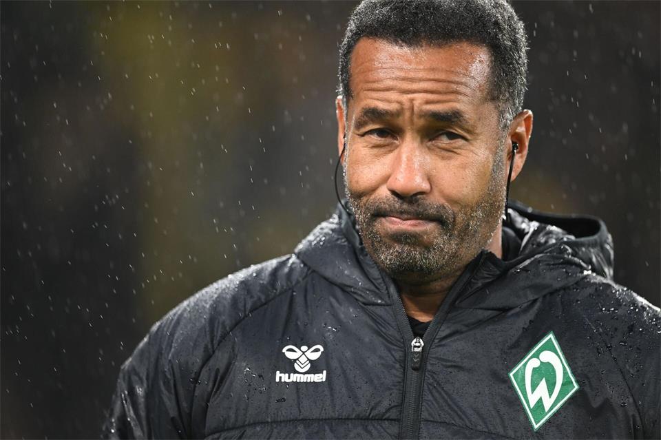 Musste nach dem Spiel einiges erklären: Werder-Trainer Daniel Thioune. Fabian Strauch/dpa