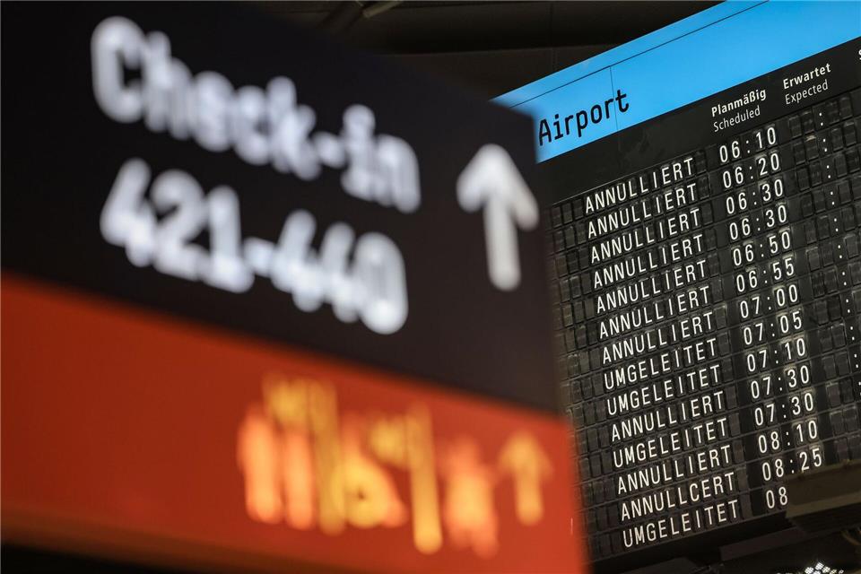 Musterbriefe für Flugärger: Neue Vorlagen helfen Reisenden, Ansprüche bei Flugverspätungen oder Ausfällen einfach geltend zu machen.Oliver Berg/dpa/dpa-tmn