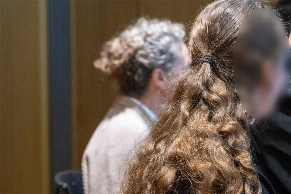 Mutter und Großmutter müssen sich nach einer misslungenen Hausgeburt vor Gericht verantworten.Stefan Puchner/dpa