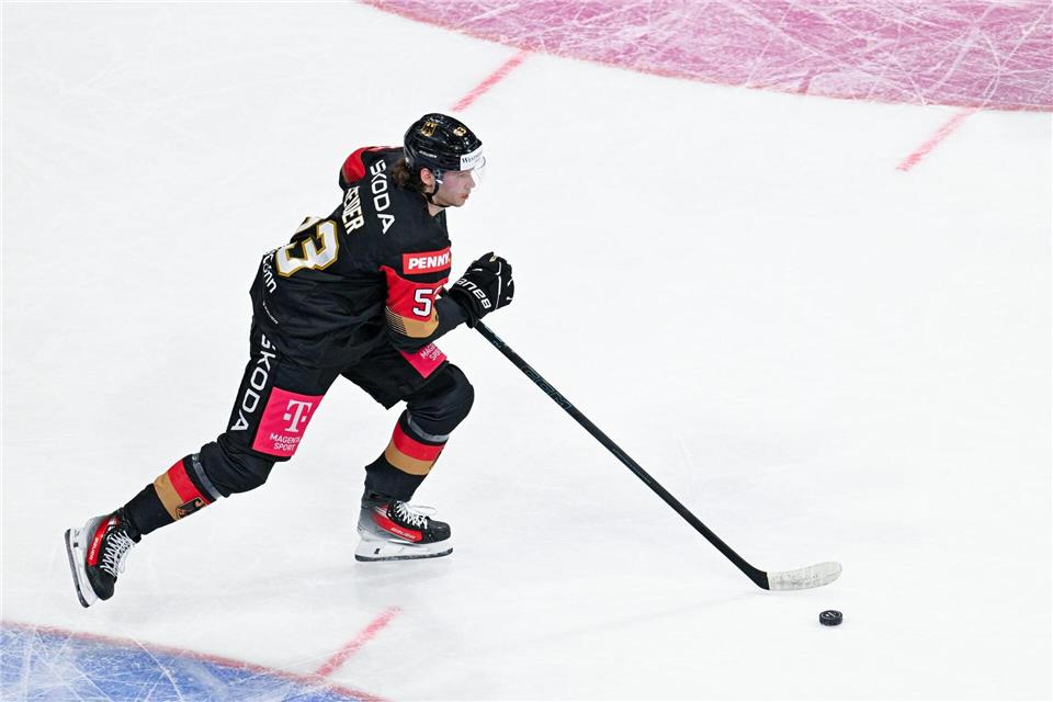 NHL-Star Moritz Seider führt das deutsche Team an.Uwe Anspach/dpa