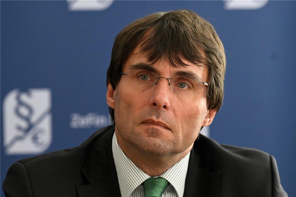 NRW-Finanzminister Marcus Optendrenk (CDU) stimmt auf weitere Schulden ein. (Archivbild)Roberto Pfeil/dpa