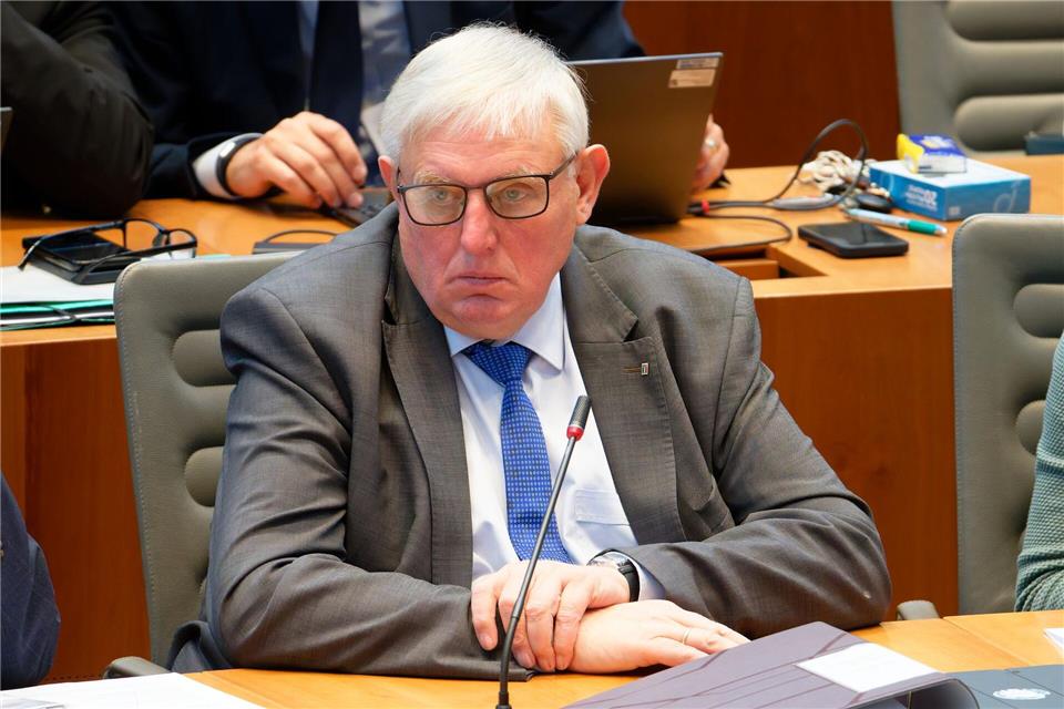 NRW-Gesundheitsminister Karl-Josef Laumann (CDU) nimmt die häusliche Pflege in den Blick. (Archivbild)Henning Kaiser/dpa