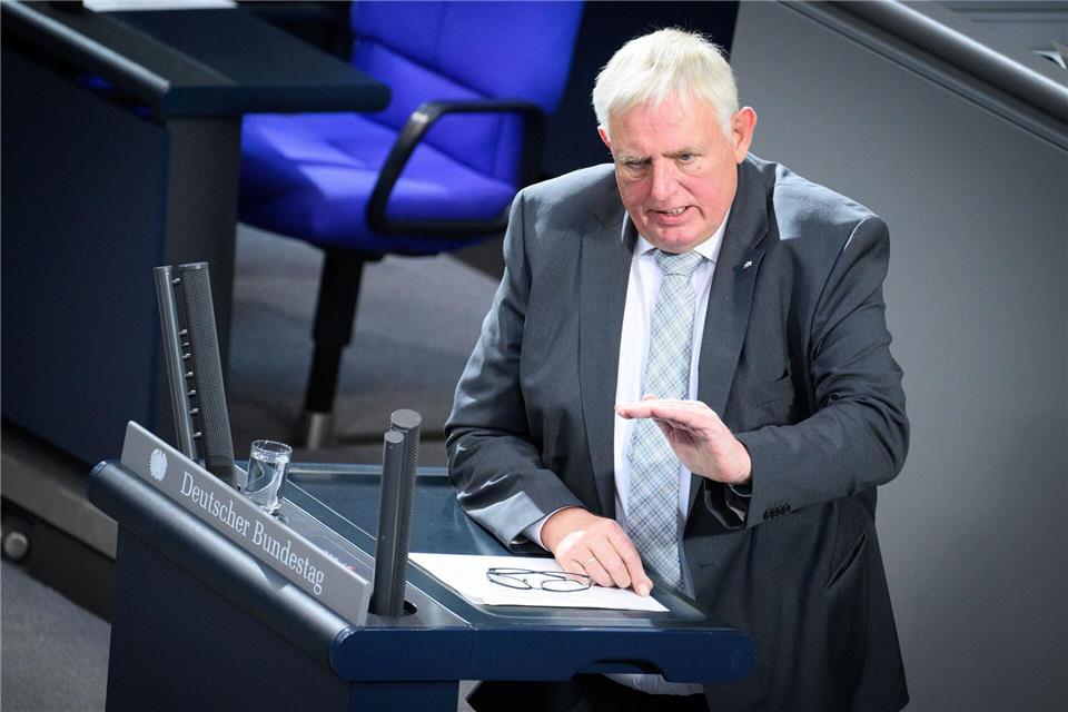 Laumanns NRW-Klinikreform: Visitenkarte für Berlin? NRW-Gesundheitsminister Karl-Josef Laumann (CDU) wird auch als möglicher neuer Bundesgesundheitsminister gehandelt (Foto-Archiv)Bernd von Jutrczenka/dpa
