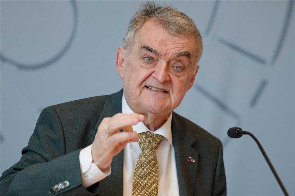 Eine Milliarde Euro für Modernisierung von Polizeigebäuden NRW-Innenminister Herbert Reul (Archivbild)Henning Kaiser/dpa