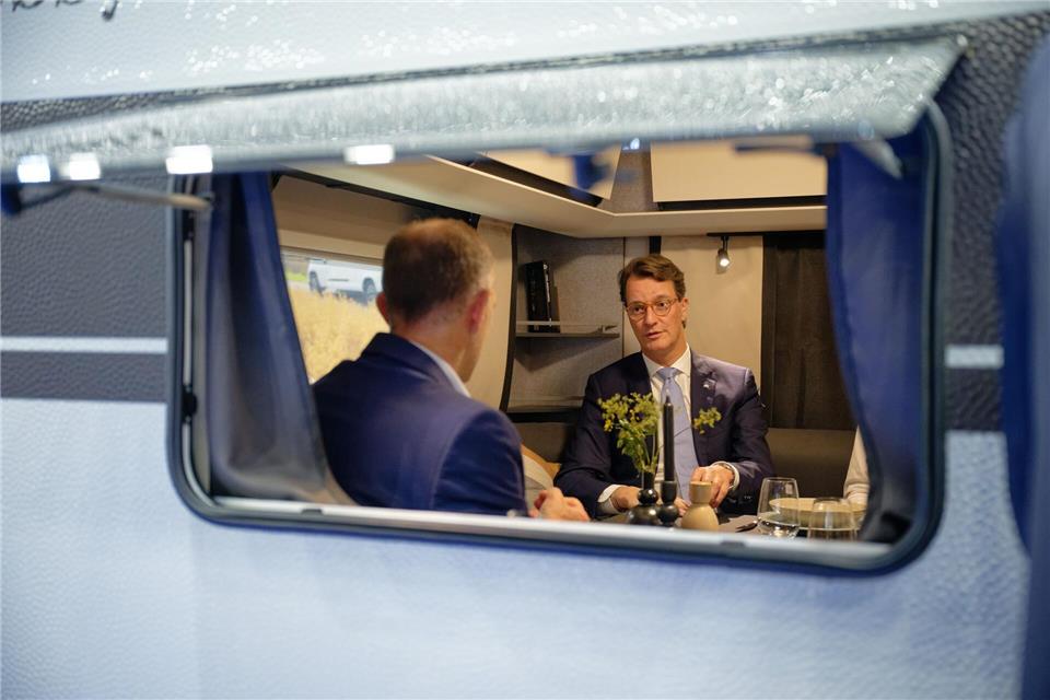 NRW-Ministerpräsident Hendrik Wüst (CDU) eröffnete die Messe.Henning Kaiser/dpa