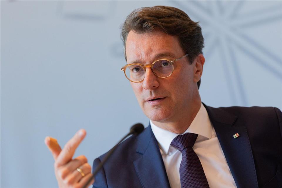 NRW-Ministerpräsident Hendrik Wüst (CDU) steht beim vorgezogenen Kohleausstieg im Wort.Rolf Vennenbernd/dpa