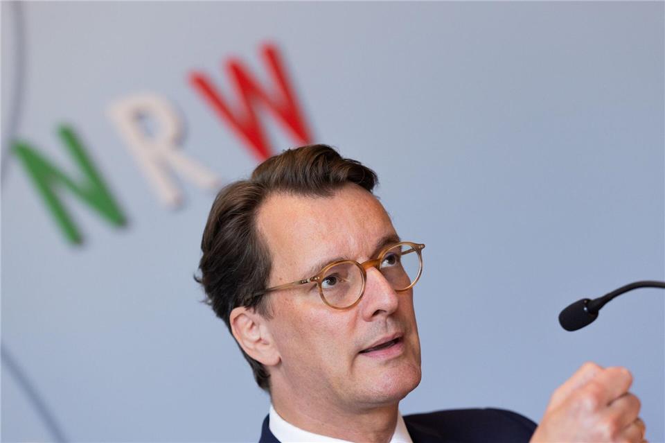 NRW-Ministerpräsident Hendrik Wüst unterstützt den Reformkurs der Bundesregierung.Rolf Vennenbernd/dpa