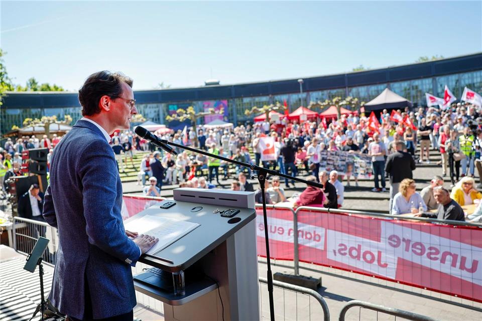 NRW-Ministerpräsident Hendrik Wüst war als Redner geladen. Thomas Banneyer/dpa