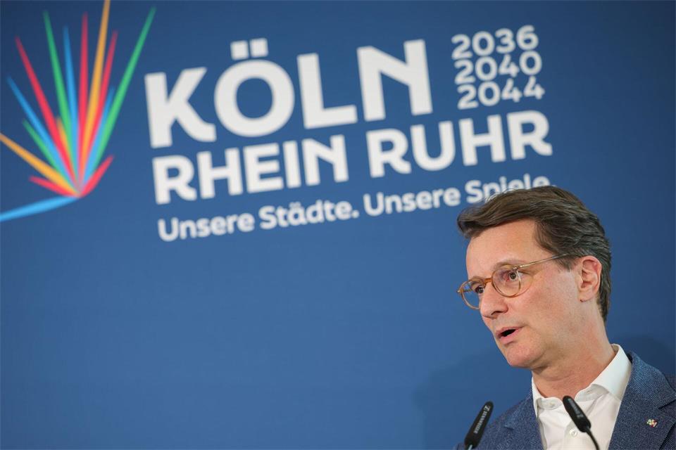 NRW-Ministerpräsident Hendrik Wüst wirbt mit einem Ticket-Rekord für Olympia. (Archivbild) Christoph Reichwein/dpa