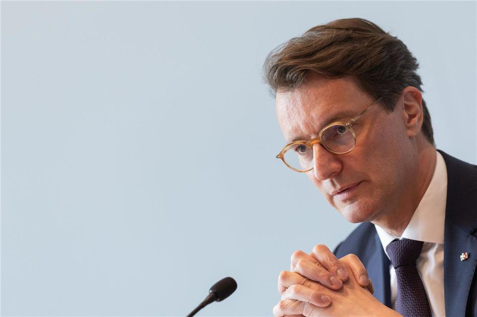 NRW-Ministerpräsident Wüst: „Wenn nichts passiert, zahlen die kleinen Leute die Zeche.“Rolf Vennenbernd/dpa
