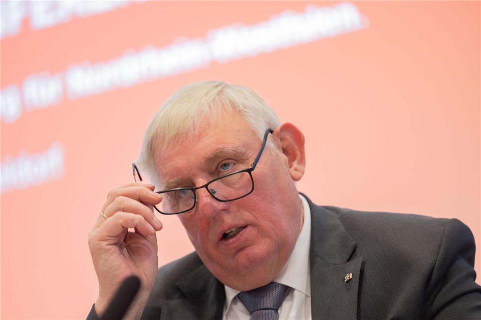 NRW-Sozialminister Karl-Josef Laumann (CDU) macht Vorschläge zur Reform des Bürgergelds. (Archivbild)Rolf Vennenbernd/dpa