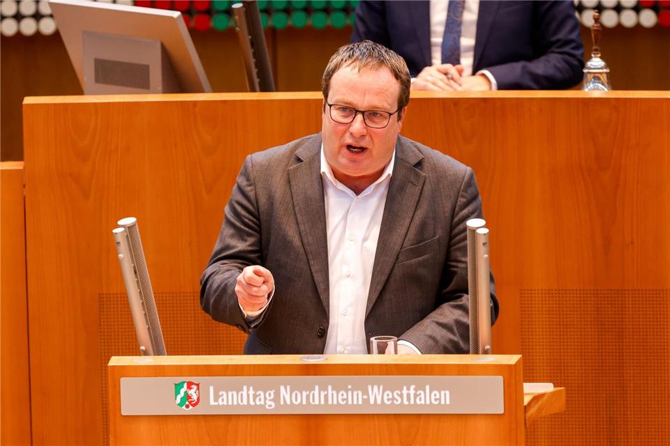 NRW-Verkehrsminister Oliver Krischer sagt: „Wir haben so viele Baustellen wie noch nie.“Thomas Banneyer/dpa