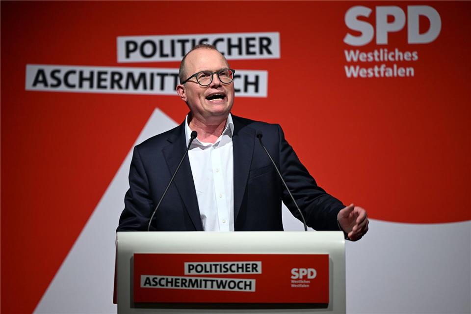 „NRW wird immer mehr zum familienfeindlichen Land“, kritisiert SPD-Fraktionschef Jochen Ott.Federico Gambarini/dpa