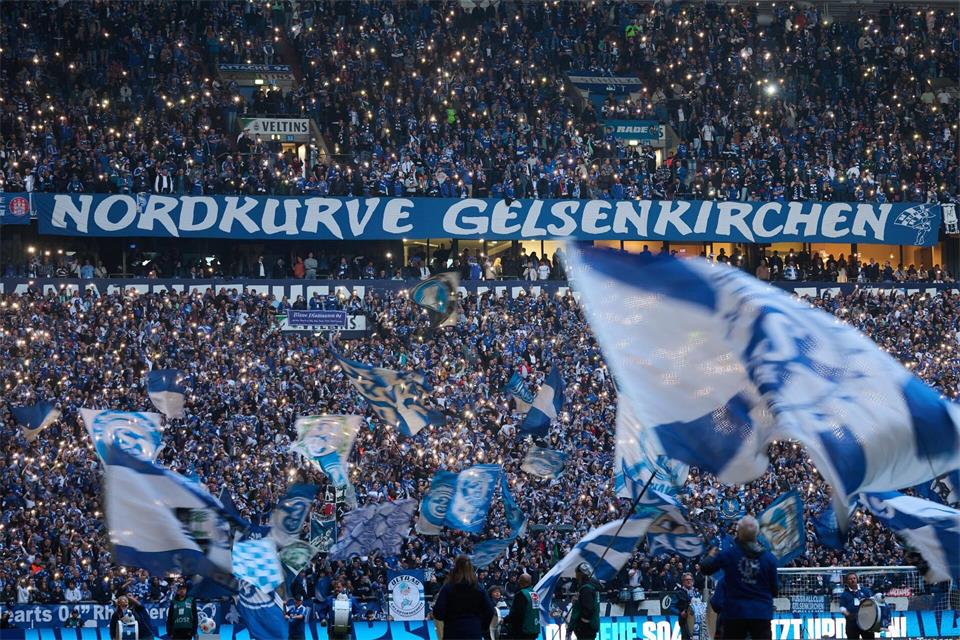 Nach 1024 Tagen gibt es wieder Bundesliga-Fußball auf Schalke. (Archivbild) Bernd Thissen/dpa