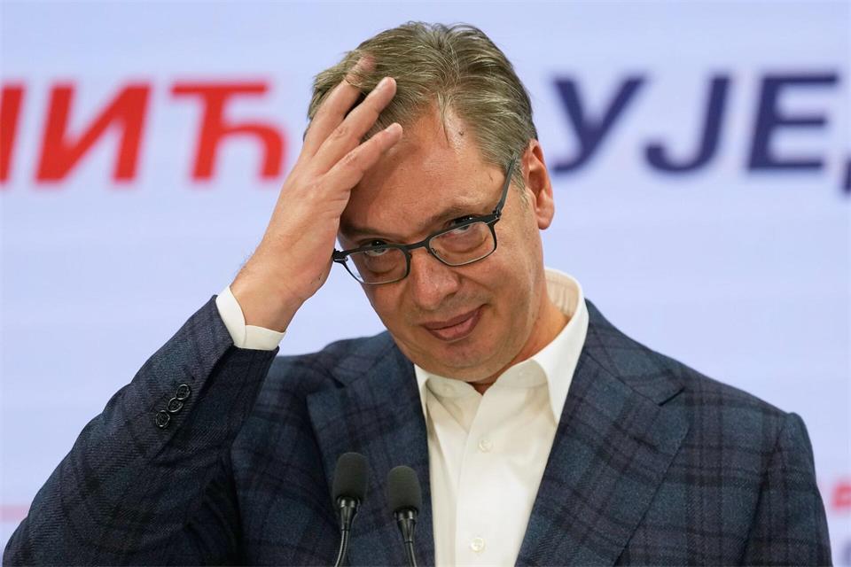 Nach 14 Jahren an der Macht gestand Aleksandar Vucic seine Niederlage ein. Darko Vojinovic/AP/dpa