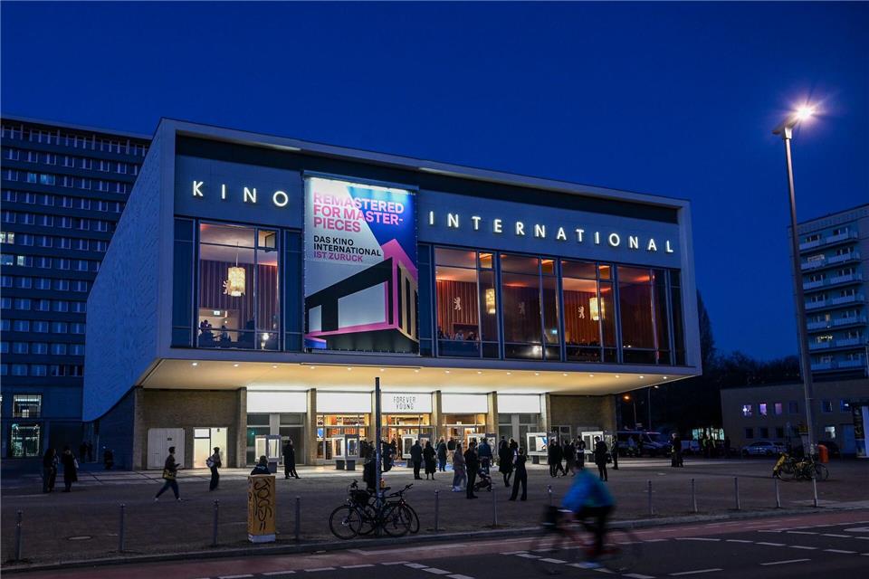 Nach 18 Monaten der denkmalgerechten Sanierung, öffnete das Kino Ende Februar wieder. (Archivbild)Jens Kalaene/dpa