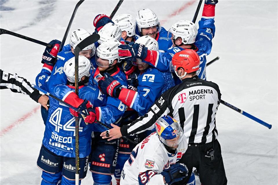 Nach 2019 mal wieder im Finale: die Adler Mannheim. (Archivbild)Uwe Anspach/dpa