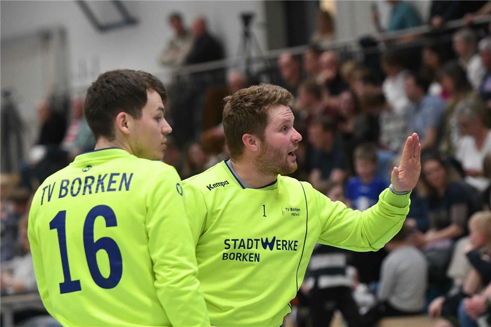Nach 21 Jahren Handball, davon elf Jahre im Tor der ersten Mannschaft des TV Borken, beendet Torhüter Jens Kirchner mit seinem Bruder Lukas die Karriere. Heute werden die beiden verabschiedet.