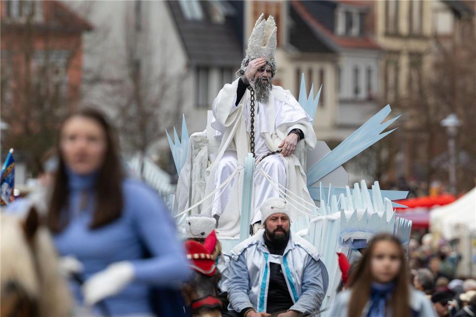 Nach 25 Jahren ist es das letzte Mal, dass Roberto Fink als Herr Winter den Schurken mimt. Michael Reichel/dpa