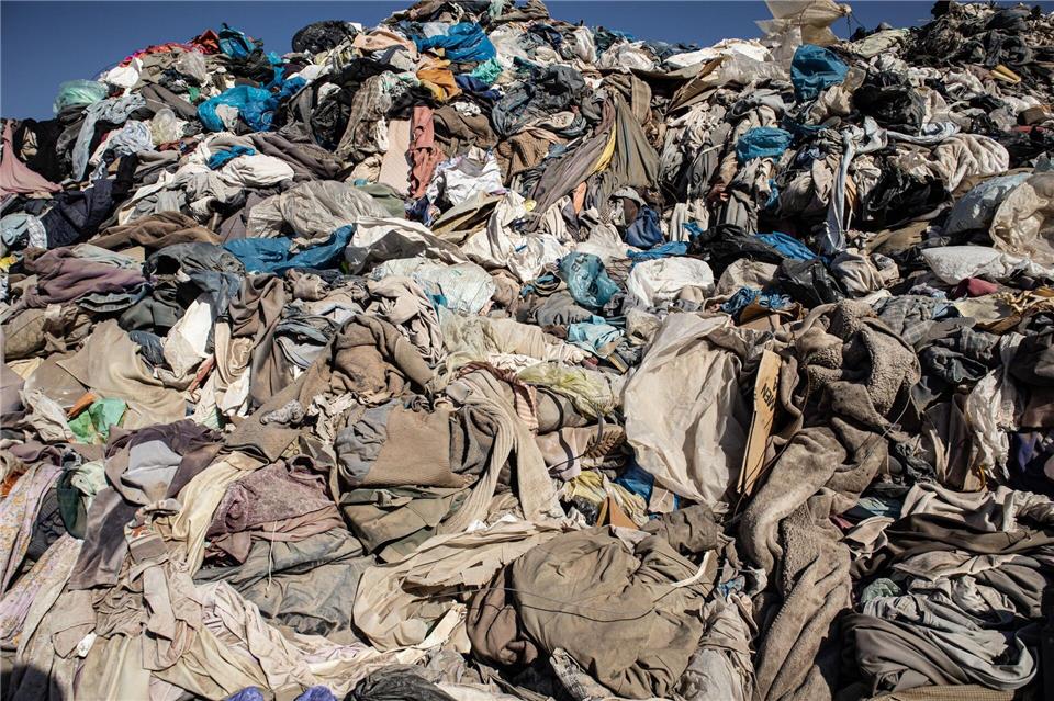 Nach Angaben der EU-Behörde fallen Millionen Tonnen Textilabfälle an, von denen aber nur ein Teil recycelt wird. (Archivfoto)Antonio Cossio/dpa