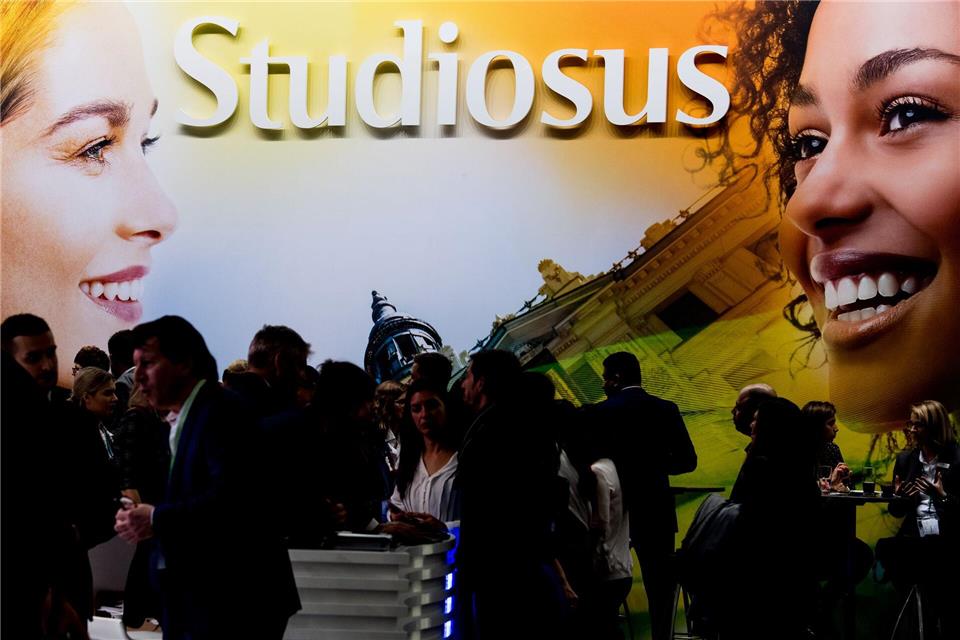 Nach Angaben des Reiseveranstalters hätten die Reisenden im Oman ohnehin bis zum kommenden Wochenende zurückkehren sollen. (Archivbild)Soeren Stache/dpa